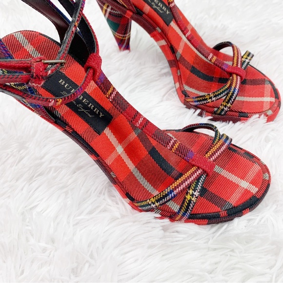 Burberry Red Checkered Canvas T Strap Sandals Tartan Wool Cone-heel Size 35.5 - Picture 2 of 12